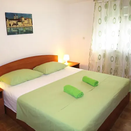 Klaric-2 By Interhome