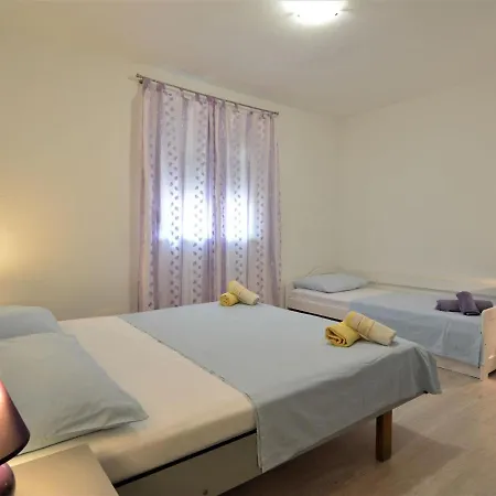 Apartmán Klaric-2 By Interhome