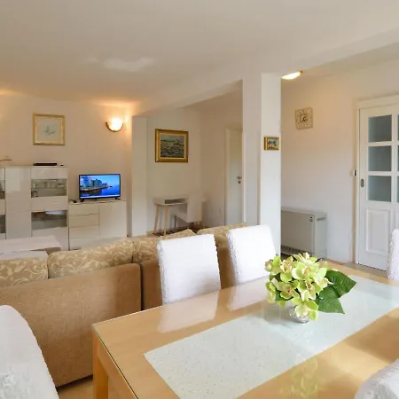 Klaric-2 By Interhome Apartmán