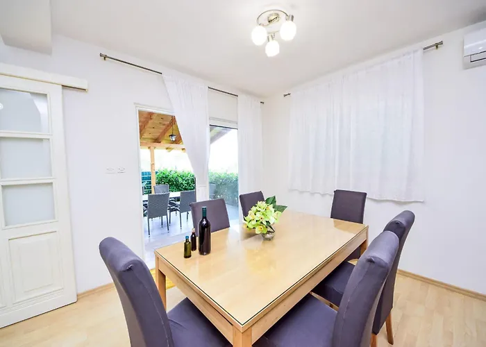 Klaric-2 By Interhome Апартаменты Трогир