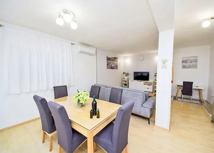 Апартаменты Klaric-2 By Interhome